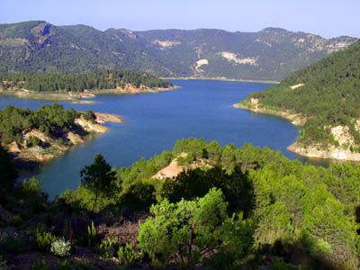 Rescatado un hombre desaparecido en una zona montañosa de difícil acceso en Benagéber