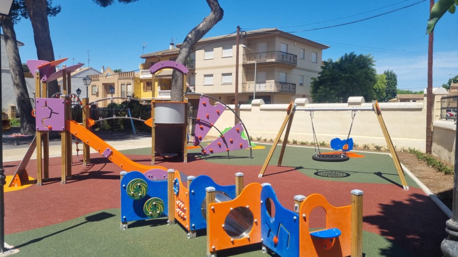 El parque infantil de la Alameda amplía sus instalaciones