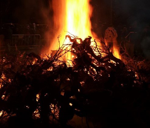 Mañana Utiel celebrará la festividad de San Antón con el encendido de más de 100 hogueras 