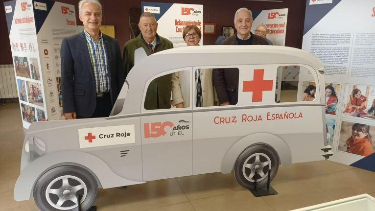 La exposición homenaje a Cruz Roja Utiel repasa la trayectoria de la entidad socialdurante sus 150 años de apoyo a la comunidad
